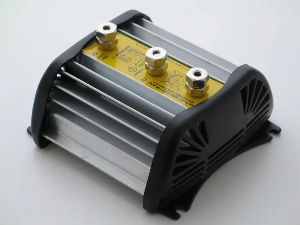 Battery Isolator 1 Alt X 2 Bat 70A - Sichpr10002 - Efficient Dual Charging