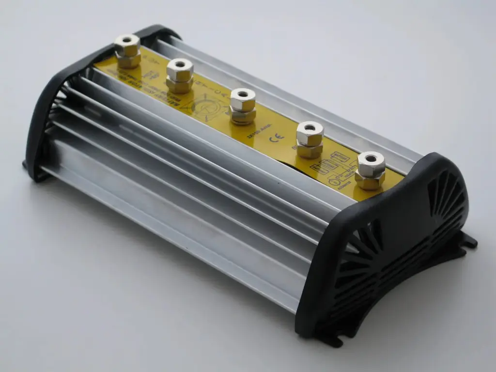 [SICHPR30002] Recmar Sichpr30002 Battery Isolator For 2 Alternators & 4 Batteries 70A