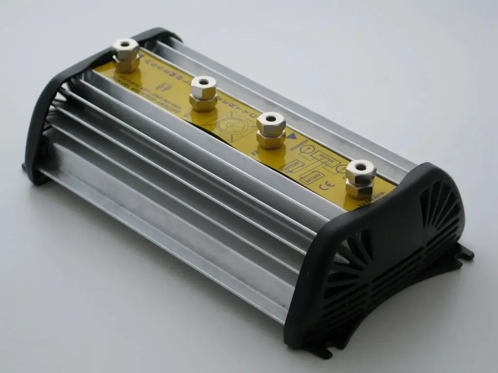 [SICHPR70002] Battery Isolator 2 Alternator X 2 Battery 210A | Sichpr70002